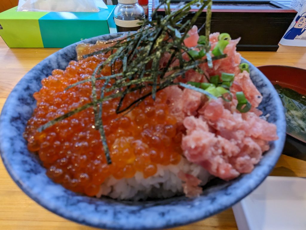 海鮮丼(ネギトロ丼 漬け丼 イクラ丼)