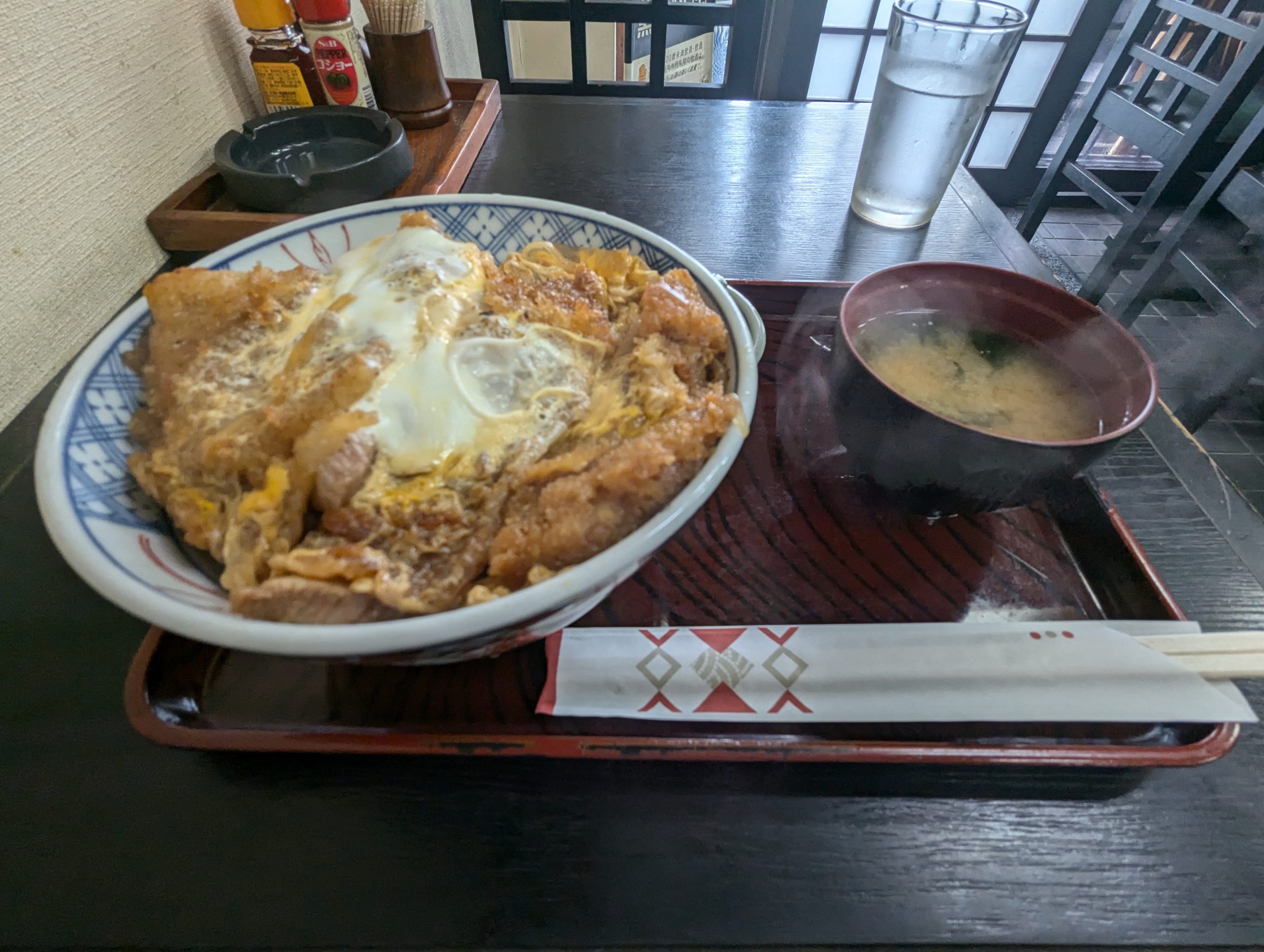 そば屋 かつ丼